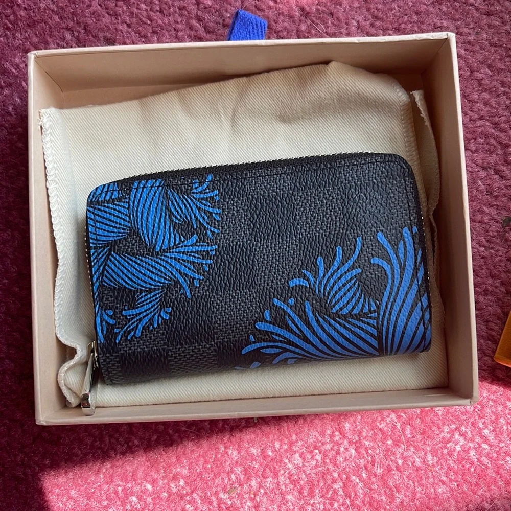New LV men’s travel wallet - Picture 1 of 3
